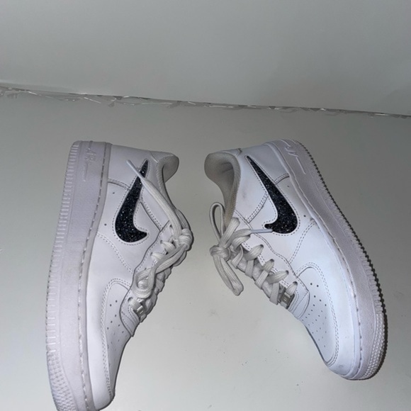 NIKE AIR FORCE 1 LV8 SE CASUAL SHOES size 4.5Y - Picture 7 of 9